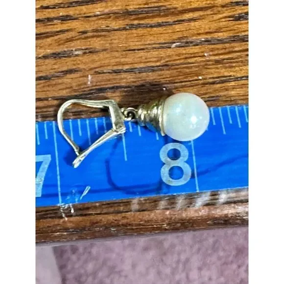 14k yellow gold pearl leverback earrings